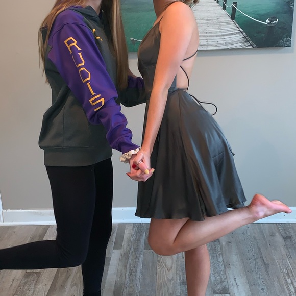 Gunmetal homecoming dress. - Picture 3 of 4